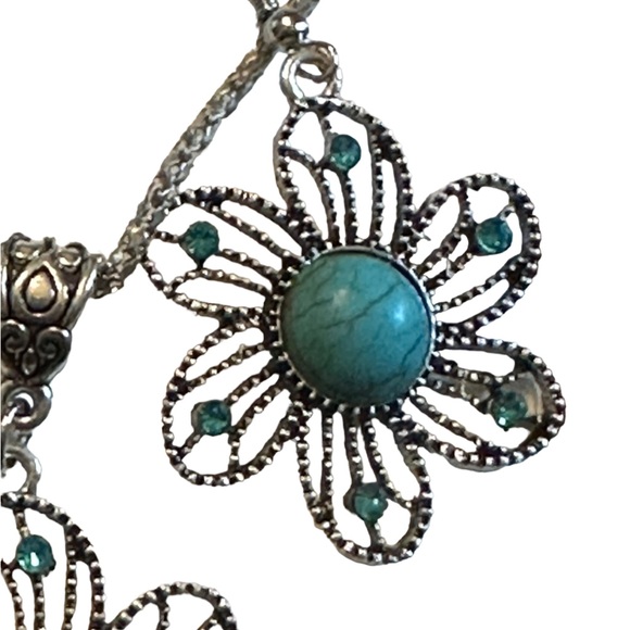 Vintage Style Turquoise Flower Necklace and Earrings 3 Piece Set - Picture 3 of 6